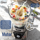 Licuadora Xpert Series™ niquelada con control de textura y un Blend N Go BLST3BCPG
