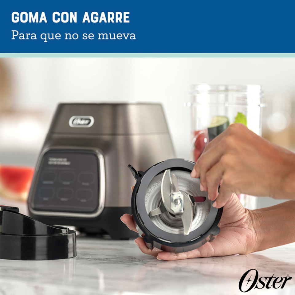 Licuadora Oster® programas automáticos con tecnología reversible, pantalla táctil y vaso BLend-N-Go BLSTPYG1312XBG