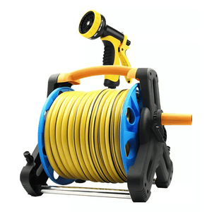 Manguera Retráctil Carrete Y Pulverizador Accesorios Jardín Color Negro