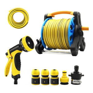 Manguera Retráctil Carrete Y Pulverizador Accesorios Jardín Color Negro
