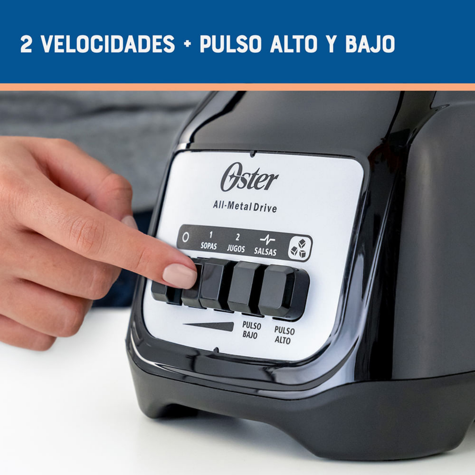 Licuadora Oster® 2 velocidades más pulso y vaso de vidrio BLSTKAGBPB